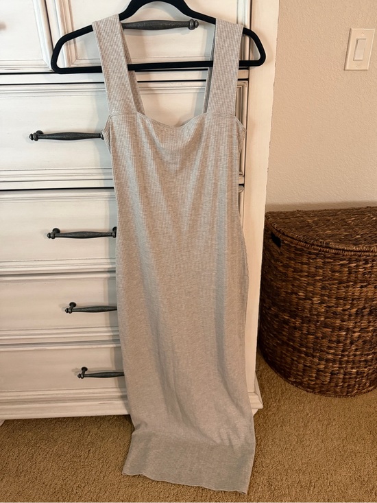 Reformation Dresses & Skirts - Reformation ribbed maxi dress
